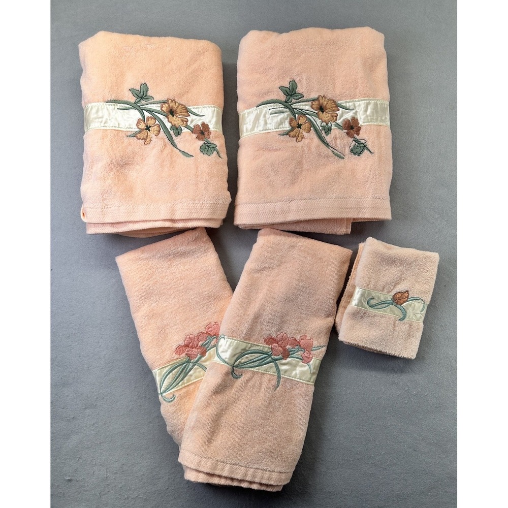 Vtg Saturday Knight Limited Flower Embroidered Peach Towel Set Bath Hand Wash